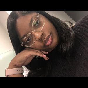 Meet your Posher, Brittney